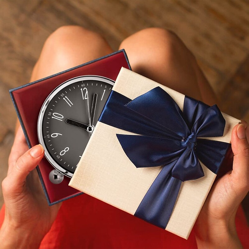 Mitte tiksuv äratuskell, 4-tolline vaikne öökell rasketele magajatele, akutoitega analoogkell, kodukontori jaoks