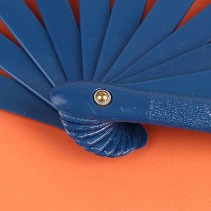 Червен китайски Kung Fu Fan Wushu Dragon Plastic Bone бойни изкуства Performance Hand Fold Stage Fan Sichuan Opera Prop Summer Fans