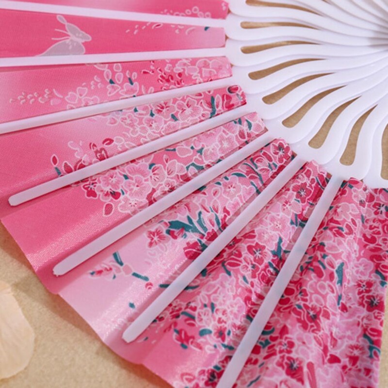 Издръжлив сгъваем вентилатор Различни стилове Мултифункционален ръчен вентилатор Лесен за хващане плат Оксфорд Ръчен вентилатор в китайски стил Домашни консумативи