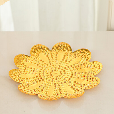 Златна чиния в европейски стил Тава с форма на листа Ястие Домашна чиния с плодове Чаени закуски Сушени плодове Снек чиния Сервираща тава Декорация