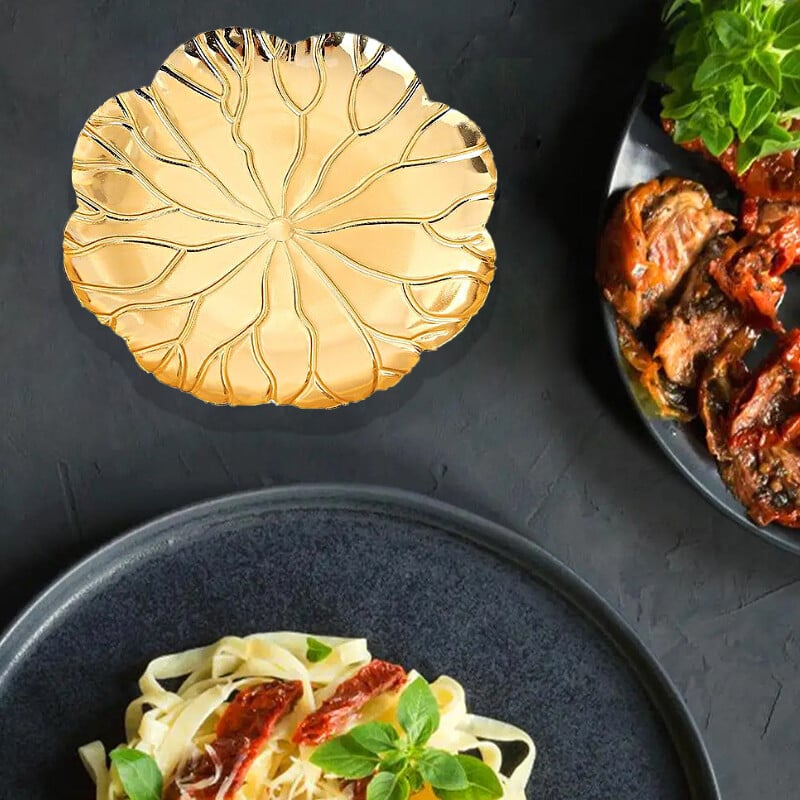 Златна чиния в европейски стил Тава с форма на листа Ястие Домашна чиния с плодове Чаени закуски Сушени плодове Снек чиния Сервираща тава Декорация