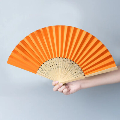 Vintage Hiina stiilis käeshoitav kokkupandav ventilaator Mitmevärviline bambusest lehvik Tantsuetenduse kohandatud rekvisiidid pulmapeo kodukaunistamiseks