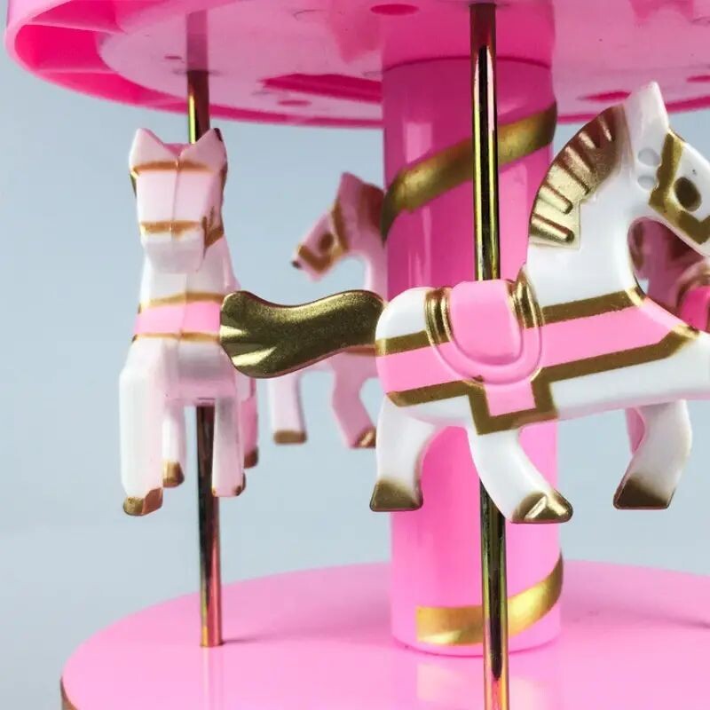 1 gab. Luksusa karuseļa mūzikas kaste 4 zirgi, rotē Rotācija Romantiskas greznas karuseļa rotaļlietas Roku darbs mūzikas kaste dāvanas