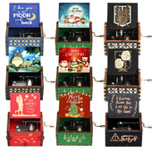 Anime Attack on Titan Merry Christmas Music Box Queen Wood Hand Crank Music Box Halloweeni sõbrapäeva kingitus uusaasta kingitus