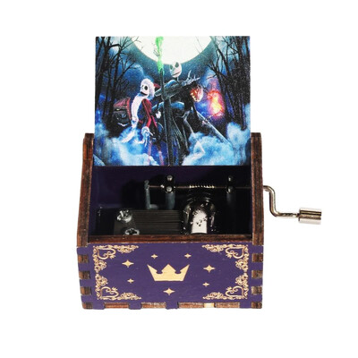 Anime Attack on Titan Merry Christmas Music Box Queen Wood Hand Crank Music Box Halloweeni sõbrapäeva kingitus uusaasta kingitus