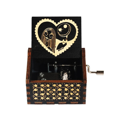 Anime Attack on Titan Merry Christmas Music Box Queen Wood Hand Crank Music Box Halloweeni sõbrapäeva kingitus uusaasta kingitus