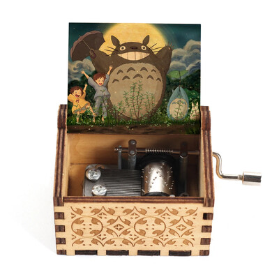 Anime Attack on Titan Merry Christmas Music Box Queen Wood Hand Crank Music Box Halloweeni sõbrapäeva kingitus uusaasta kingitus