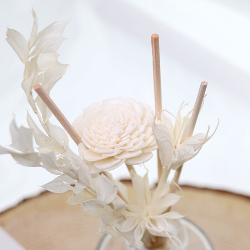 8 tk. Kuivatatud valgete lillede kombinatsioonid, pilliroo hajutipulk