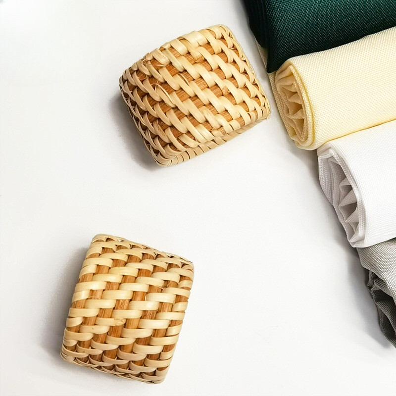 Ратанов пръстен за салфетки в японски стил Пръстен за хартиени кърпи Квадратен пръстен за кърпи Тъкани катарама за салфетки Семеен ресторант Декорация на маса