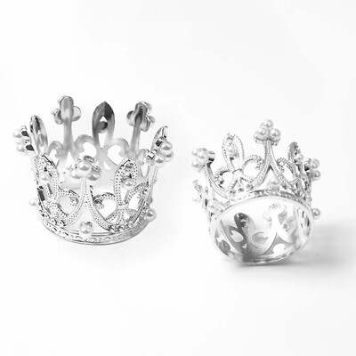 2 бр. Пръстени за салфетки Нова метална корона Закопчалка за салфетки Перлени кристали Пръстени за салфетки Домашна кухненска маса Външна декорация