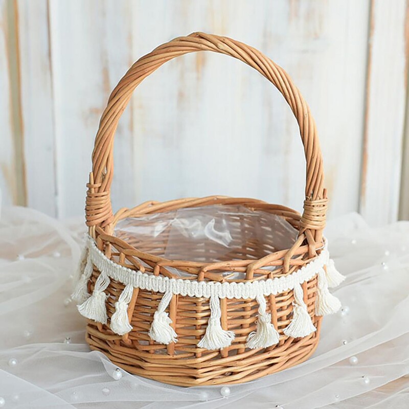 Удобна голяма кошница за съхранение с ратанови пискюли за приятели