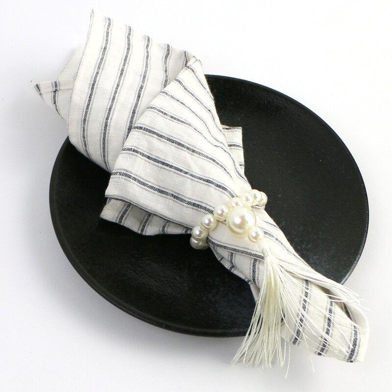 Set od 4 bež bijele prstene za salvete Biserne rese Držači za salvete Kopče Ručno izrađene za večeru Vjenčanje Božićni ukras stola