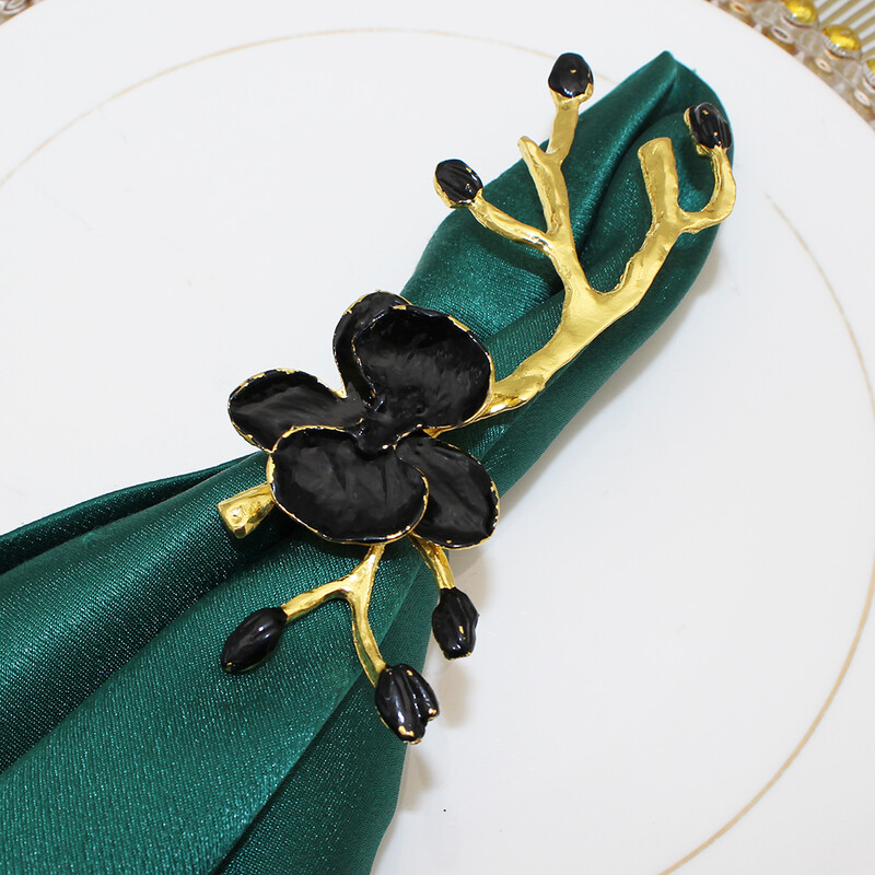 2Gb Metāla plūmju ziedu salvešu gredzeni Zelta salvešu turētājs kāzām Valentīndienas svētku pieņemšanām vakariņu ballīšu galda dekors