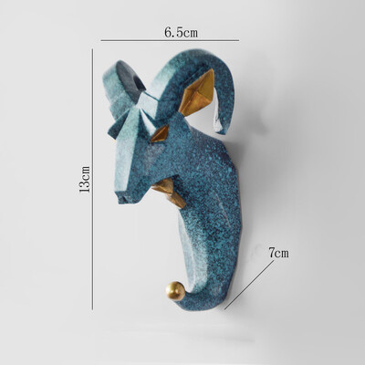 Mūsdienu brieža galva, dzīvnieka āķis, piekarināms apģērbs, cepure, šalle, atslēga, briežu ragi, pakaramais, sienas degunradžu rags.