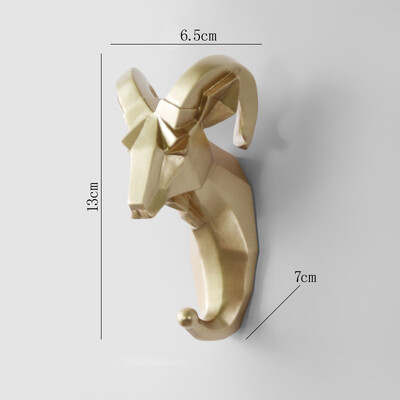 Mūsdienu brieža galva, dzīvnieka āķis, piekarināms apģērbs, cepure, šalle, atslēga, briežu ragi, pakaramais, sienas degunradžu rags.