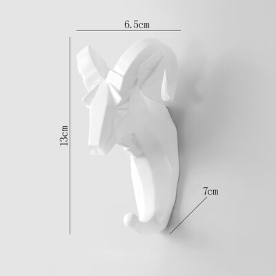 Mūsdienu brieža galva, dzīvnieka āķis, piekarināms apģērbs, cepure, šalle, atslēga, briežu ragi, pakaramais, sienas degunradžu rags.