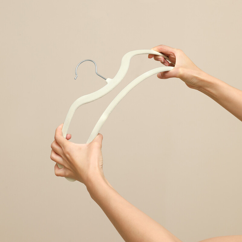 10 gab. Auduma pakaramais, plūstošs plastmasa Vietu ietaupa pretslīdošs auduma pakaramais ar īsu kaklu [vertikāls paceļams 2,36 collas] Žāvēšanas drānu pakaramais