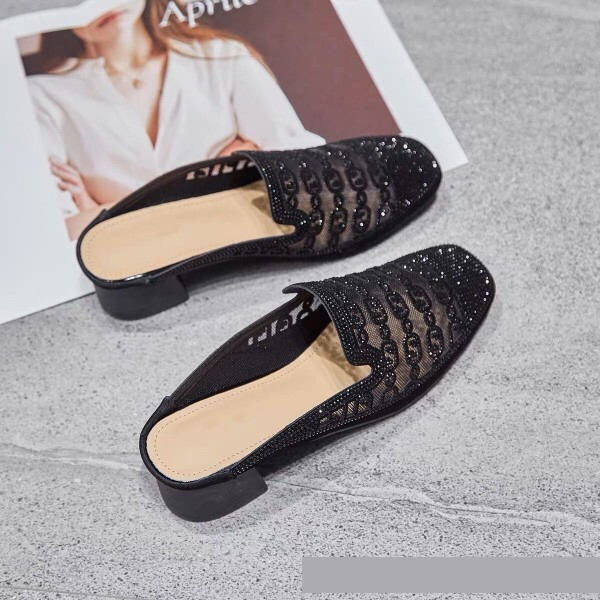 Baotou mrežaste papuče Žensko ljeto 2024. Novi stil Gornja odjeća na debelu petu Udobne i moderne šuplje prozračne sandale s kristalima