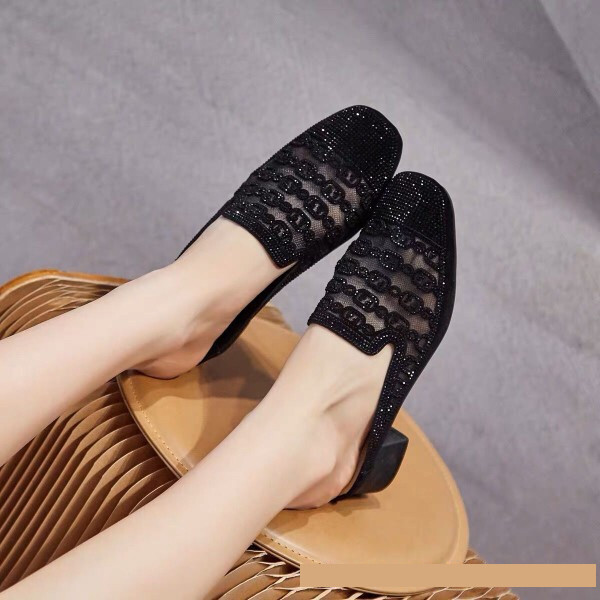 Baotou mrežaste papuče Žensko ljeto 2024. Novi stil Gornja odjeća na debelu petu Udobne i moderne šuplje prozračne sandale s kristalima