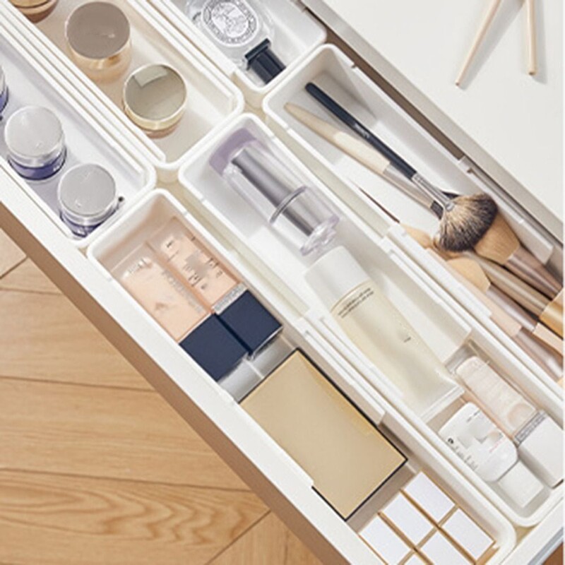 1/2 vnt. Reguliuojamas ištraukiamas stalčius Makiažo rūšiavimas Funkcinis skyrius Sandėliavimo dėžutė Rašomojo stalo skyrius Drabužių konteineris