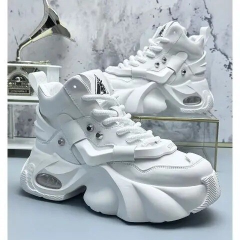 2024 Nou Pantofi de alergare și sport cu croială înaltă, înălțime înaltă, cu talpă groasă pentru piele pentru bărbați, pantofi clasici, mici și anti-alunecare