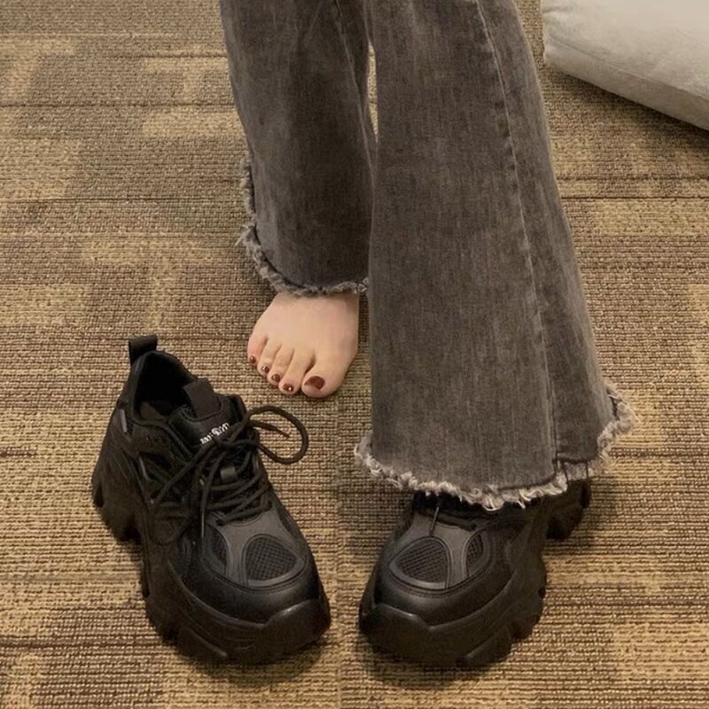 Nove ljetne crne ženske nove modne platformske sportske dizajnerske cipele Ženske ležerne debele tenisice Ženske mrežaste kožne cipele s platformom