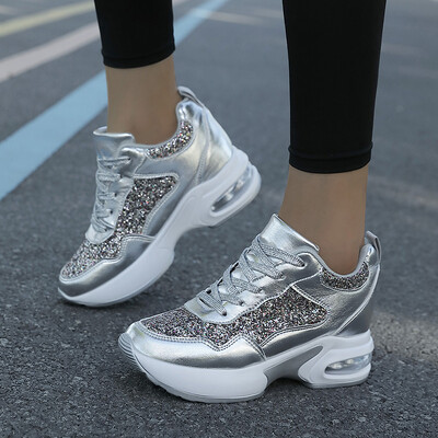 Ženska svjetlucava sportska obuća za povećanje visine blokirana bojom je prozračna, udobna, koja apsorbira udarce i ležerna sportska obuća