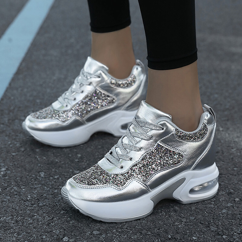 Ženska svjetlucava sportska obuća za povećanje visine blokirana bojom je prozračna, udobna, koja apsorbira udarce i ležerna sportska obuća