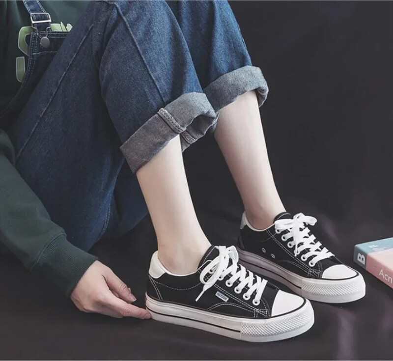 Ženske cipele Niske tenisice s platformom od vulkaniziranog platna Crne ravne tenisice Ženske klasične studentske male Skateboard za parove