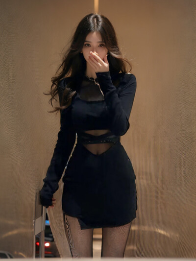 Нова секси черна рокля с рибена кост Персонализирана тънка дамска рокля, тънка марля, перспектива, обгръщаща задните части F8Q3