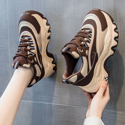 Naiste tossud paksu põhjaga 2024. aasta tossud Naiste vabaaja valged kingad 8 cm vedruplatvormiga nahast moodsad kõrgust suurendavad kingad