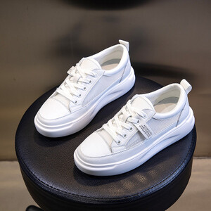 Suured sügistalvised naiste kingad Nahast kerged platvormid valged jalatsid Kevadised hingavad spordijalatsid naistele lamedad vabaajajalatsid