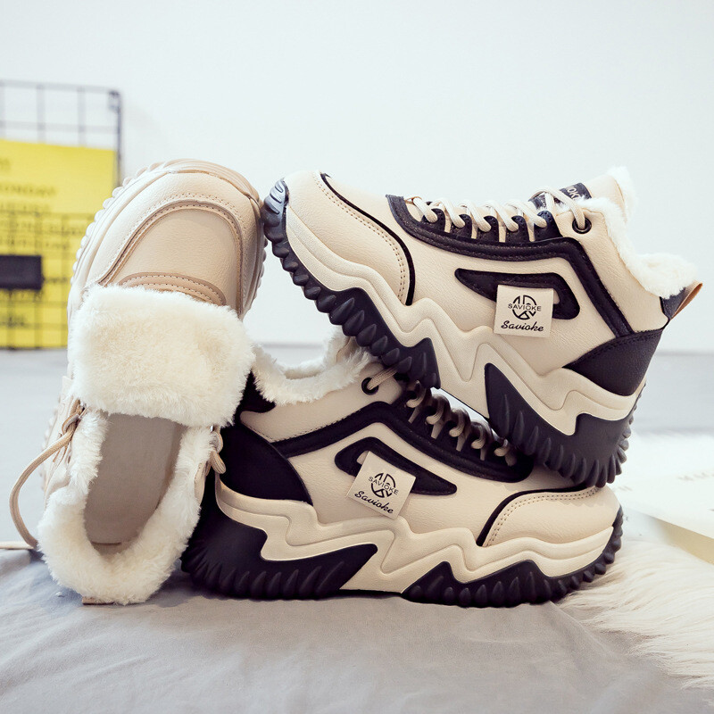 Ženske pamučne čizme Daily 2024 Zimske nove plišane tople pamučne cipele Debeli potplati Visoke ležerne sportske vulkanizirane cipele