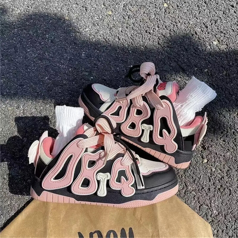 2023 New Style Pink Slatke ženske cipele Letter Versatile Kawaii Ženske cipele Little Girl Pink Tenisice otporne na habanje