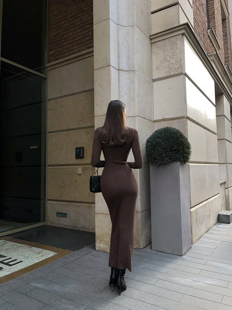 2024 toamnă iarnă noi femei tricotate cu mâneci lungi pulover rochie sexy cu gât înalt slim fit cu dungi la modă pulover îmbrăcăminte