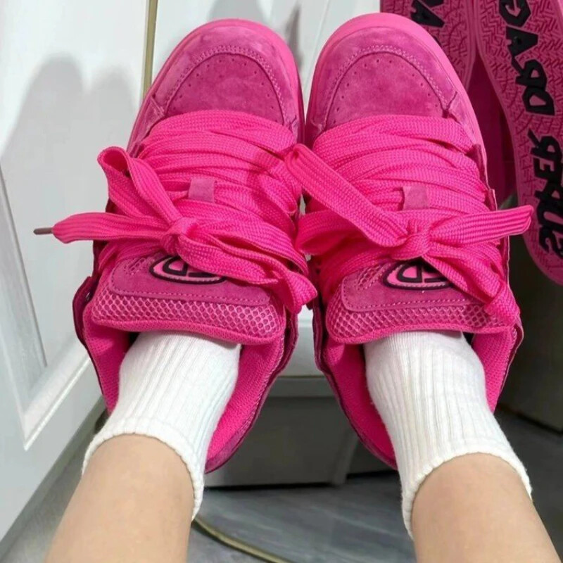 2024 New Dragon Fruit Culoare Letter Talpă Pâine Pantofi Femei Nișă Retro Casual Pantofi American Heightening Sport Pantofi Populari