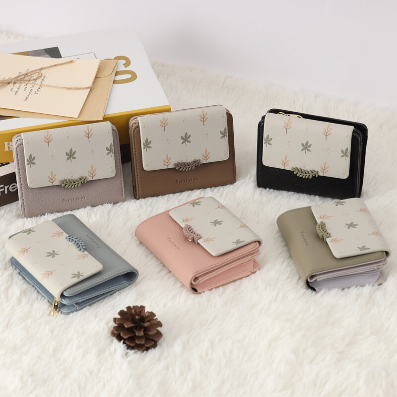 Maple Leaf Print Femei Portofel mic cu fermoar Poșetă pentru monede Portofele scurte pentru femei Mini Geantă de bani pătrată Suport carduri din piele PU