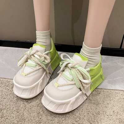 Kawaii biezs apakšas biskvīta kūka biezs apakšas sieviešu dēļu apavi Jaunas modes dēļu apavi gaišas krāsas neglīts lielas galvas sporta apavi