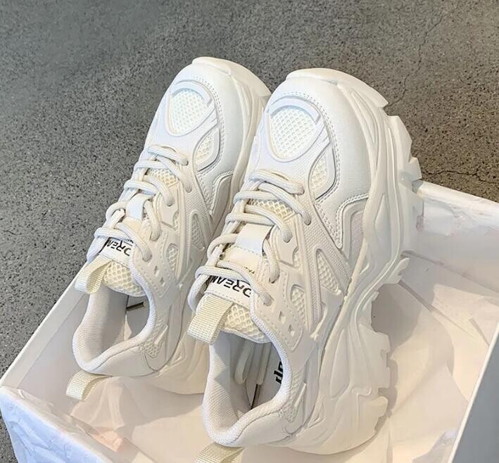 Sievietēm jaunas modes platformas sporta apavi sievietēm 2024. gada jauni vasaras melni ikdienas apavi sieviešu tīklveida ādas platformas apavi