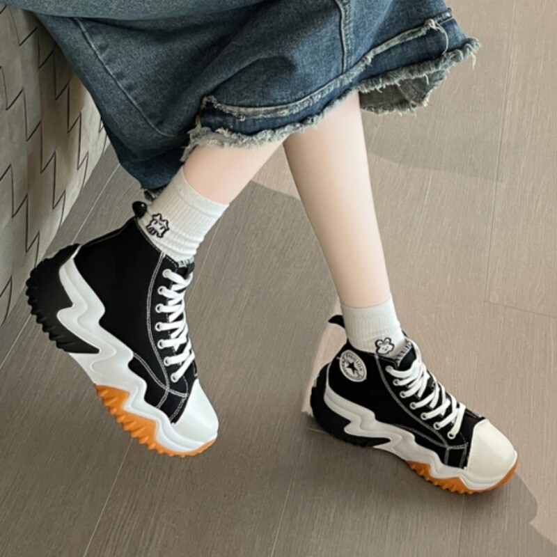 2025. aasta uued naiste libisemiskindlad paksu tallaga välijooksuspordijalatsid Trendikas nööriga disainiga mugavad ümmarguse varbaga naiste kõndimisjalatsid