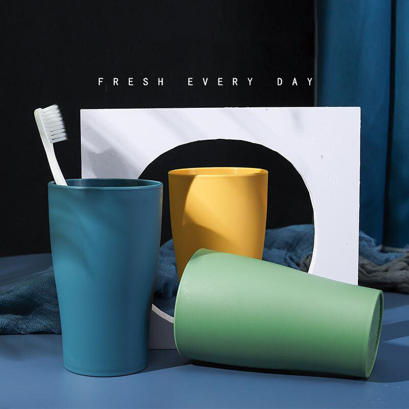 Plastmasas atkārtoti lietojamas vannas istabas krūzes Vienkārša zobu birstes krūze Mājsaimniecības mazgāšanas glāze 400 ml Lielas ietilpības vannas istabas piederumi