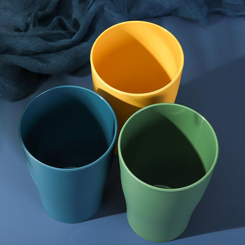 Plastmasas atkārtoti lietojamas vannas istabas krūzes Vienkārša zobu birstes krūze Mājsaimniecības mazgāšanas glāze 400 ml Lielas ietilpības vannas istabas piederumi