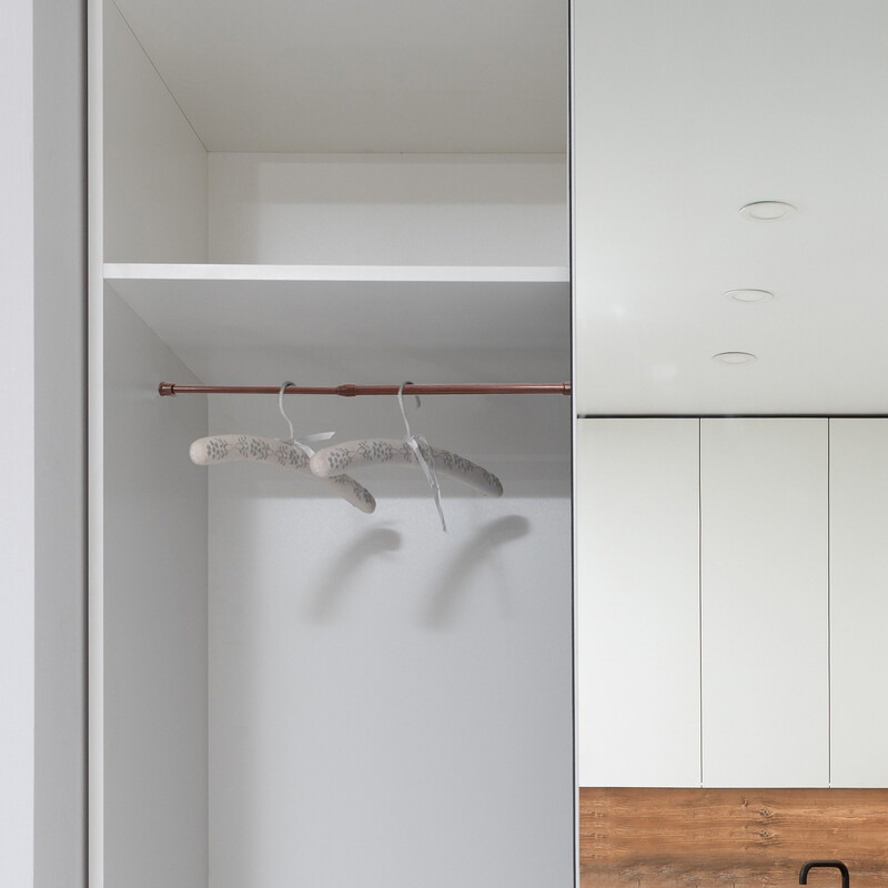 2 gab. Aizkaru stieņu logu stieņi Spriegojuma staba durvis japāņu stila regulējami mazi metāla dušas koledžas kopmītņu skapja aizkari