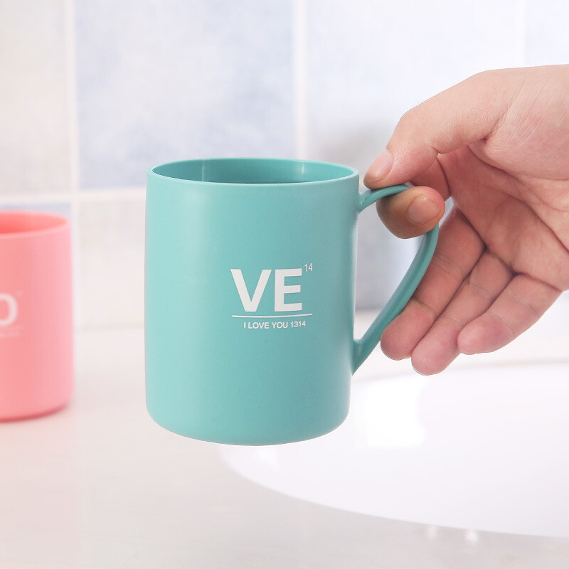 LOVE Couple Wash Cup Vienkārša plastmasas mājsaimniecības zobu birstes krūze Creative vannasistabai sabiezināta zobu birstes krūze zobu trauka skalošanas krūzei