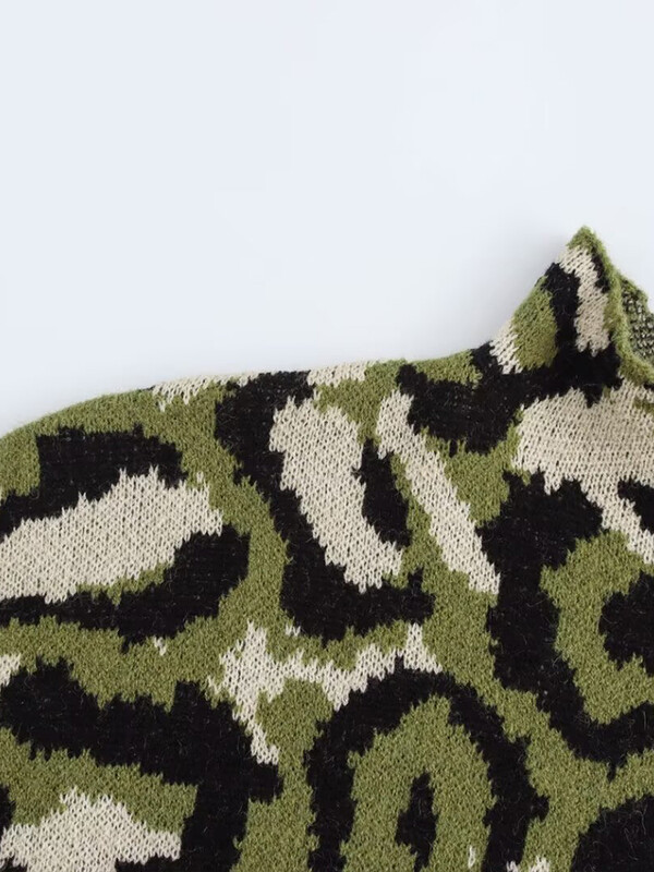 Sieviešu 2024. gada ziemas Eiropas un Amerikas retro stila brīvs apkakles apkakle ar garām piedurknēm, dzīvnieku raksta žakarda trikotāžas džemperis