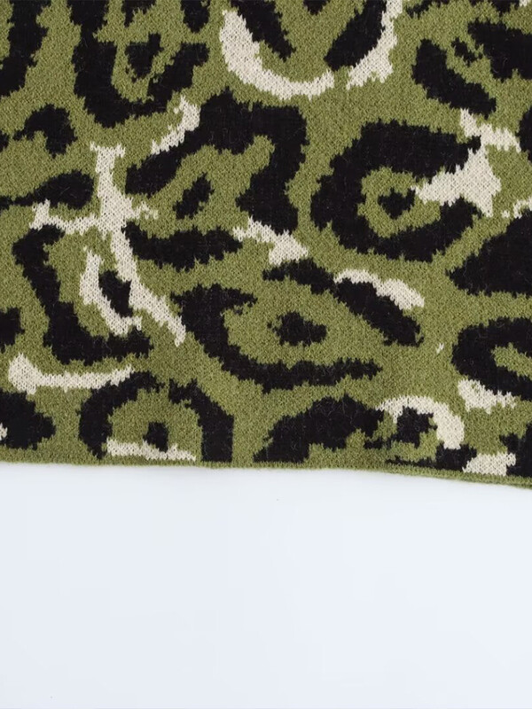 Sieviešu 2024. gada ziemas Eiropas un Amerikas retro stila brīvs apkakles apkakle ar garām piedurknēm, dzīvnieku raksta žakarda trikotāžas džemperis