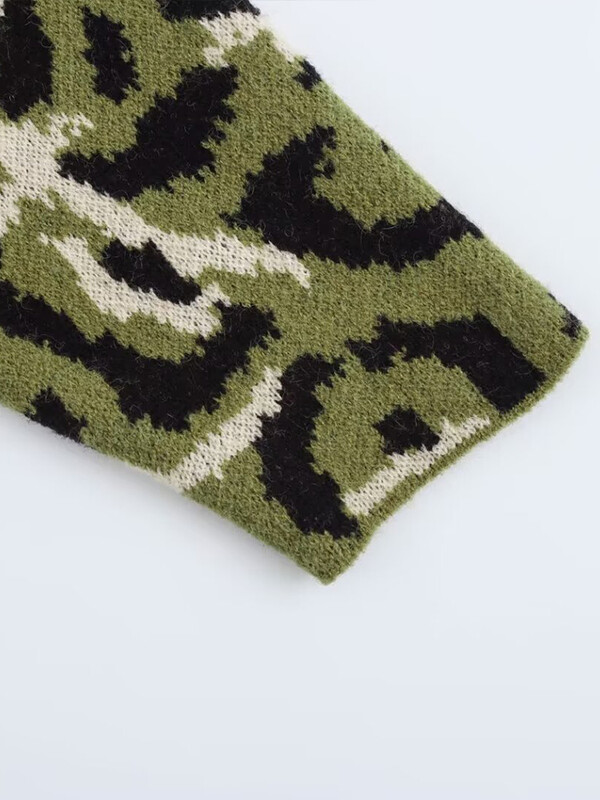 Sieviešu 2024. gada ziemas Eiropas un Amerikas retro stila brīvs apkakles apkakle ar garām piedurknēm, dzīvnieku raksta žakarda trikotāžas džemperis