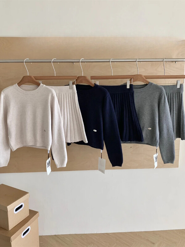 Toamnă Iarnă Franța Set 2 piese tricot elegant pentru femei, cu mânecă lungă, cu gâtul O, pulover Top+fustă scurtă plisată elastică Costum casual solid