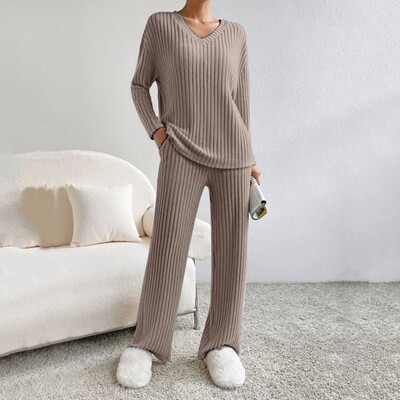 Trikotāžas sieviešu divdaļīgs pidžamas komplekts rudens un ziemas jauns modes krekls ar V kakla izgriezumu un platas bikses divdaļīgs ziemas trikotāžas komplekts