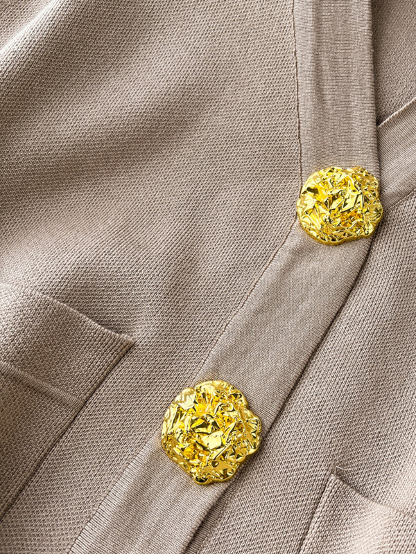 Модни плетени дамски костюми Едноредни златни копчета Жилетка с V-образно деколте + широки крачоли Дълги панталони Есен Зима Свободни комплекти пуловери